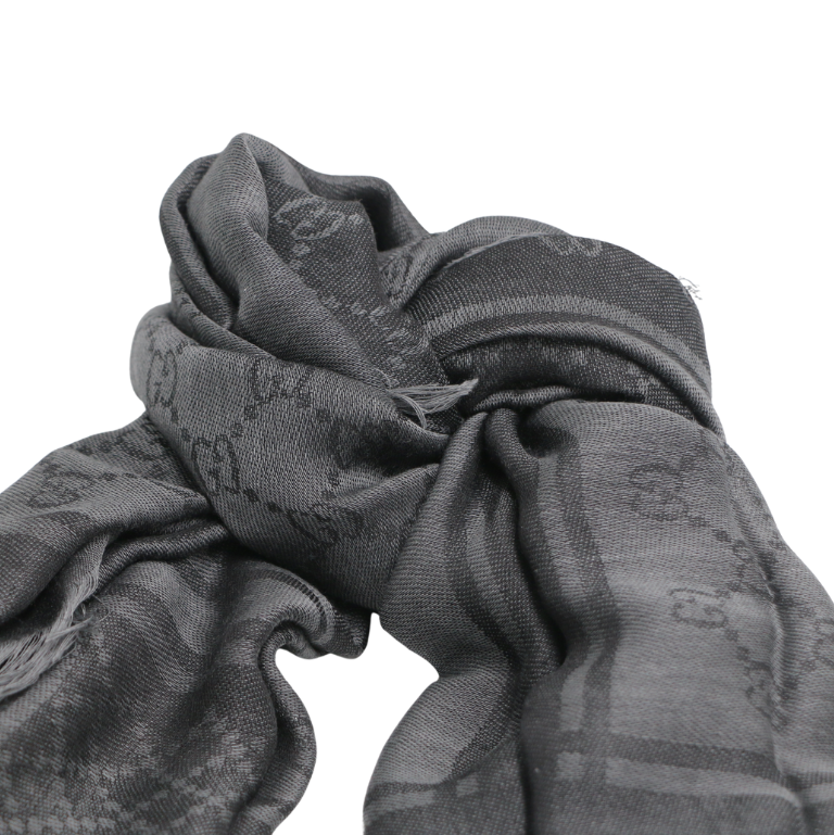 小物 GUCCI GG Shawl 140x140cm Gucci Graphite/Black Wool/Silk Shawl Diamante GG Print 140x140